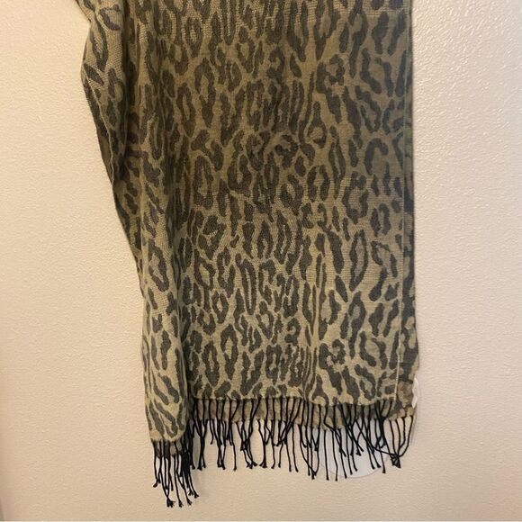 Accessori Italiani Scarf made in Italy lightweight animal, print fringe 72x22 - Picture 3 of 8